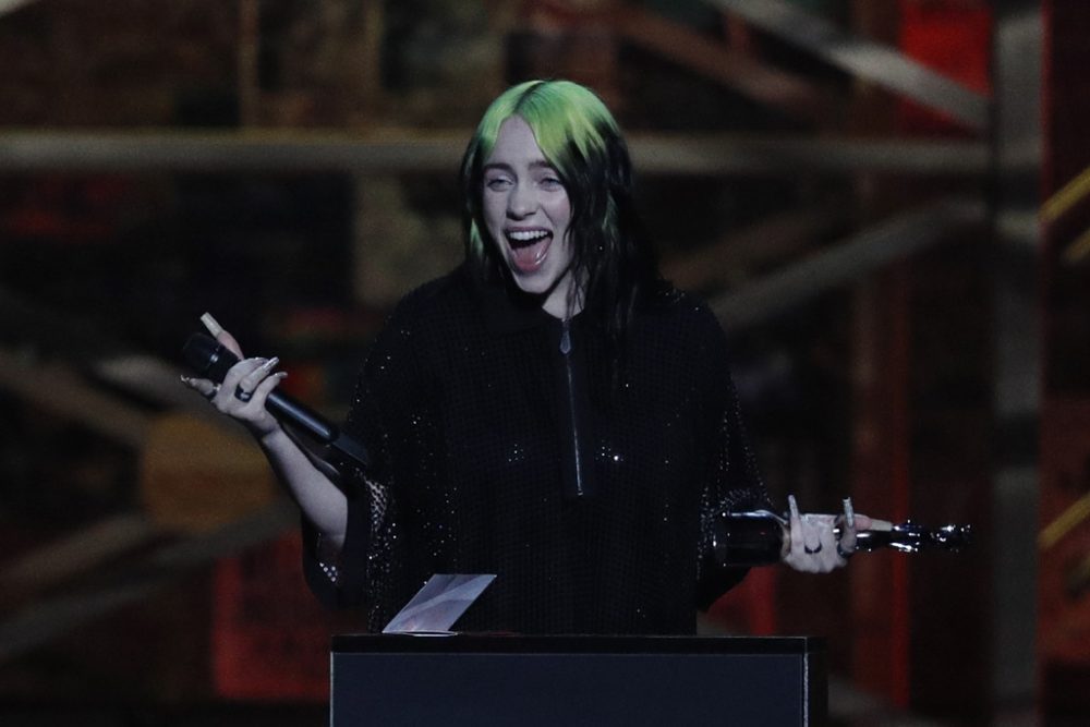 Billie Eilish bei den Brit Awards (Bild: Adrian Dennis/AFP)