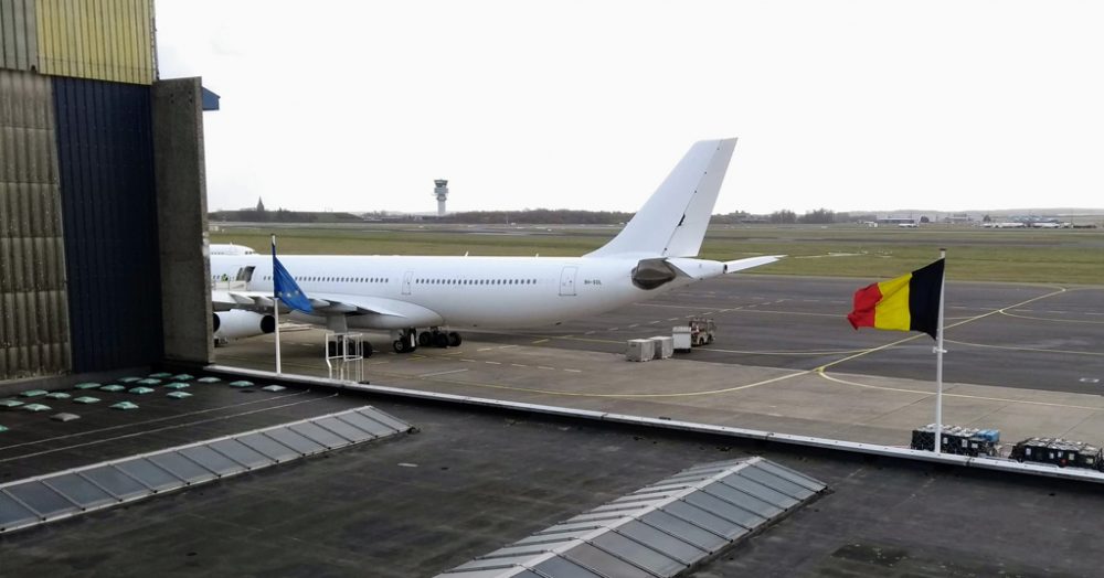 Flugzeug der Regierung vor dem Abflug - An Bord: König Philippe und Königin Mathilde (Bild: Jerome Fetu/Belga)