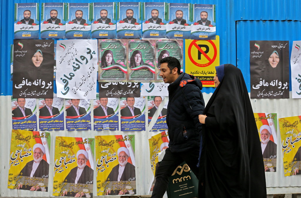 Wahlplakate in der iranischen Hauptstadt Teheran (Bild: Atta Kenare/AFP)