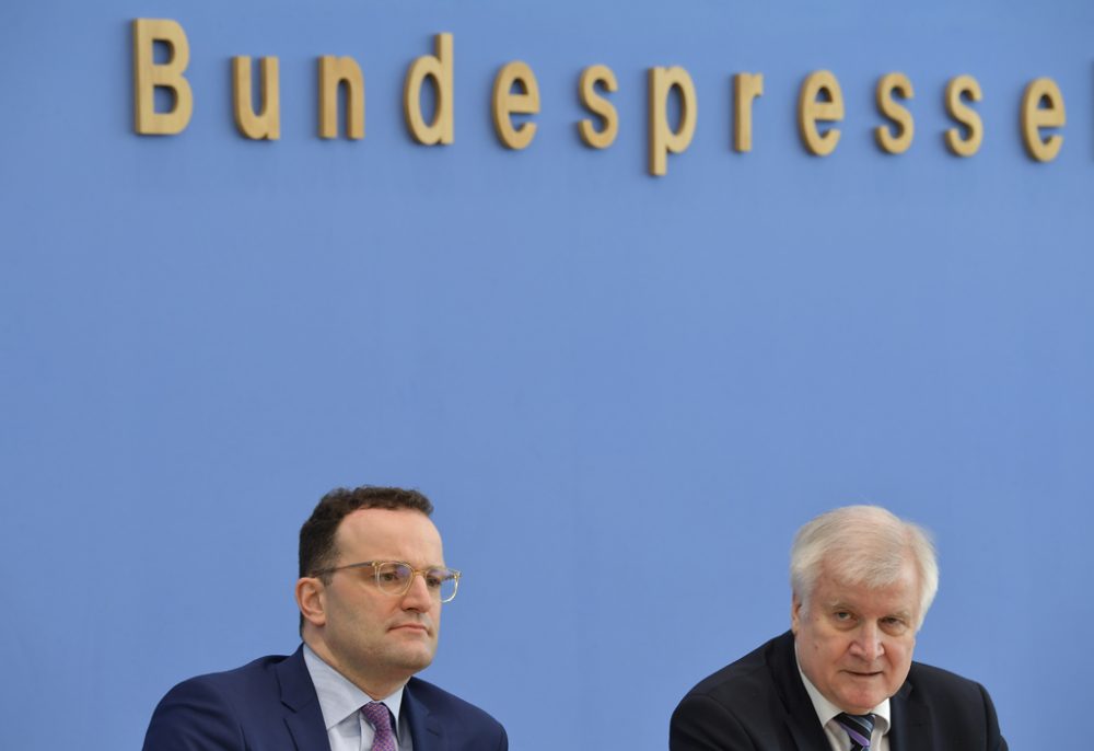 Coronavirus: Jens Spahn und Horst Seehofer geben Pressekonferenz in Berlin (Bild: Tobias Schwarz/AFP)