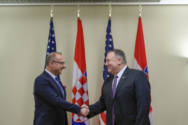 Der kroatische Außenminister Gordan Grlic-Radman und US-Außenminister Mike Pompeo in München (Bild: Andrew Caballero-Reynolds/AFP)