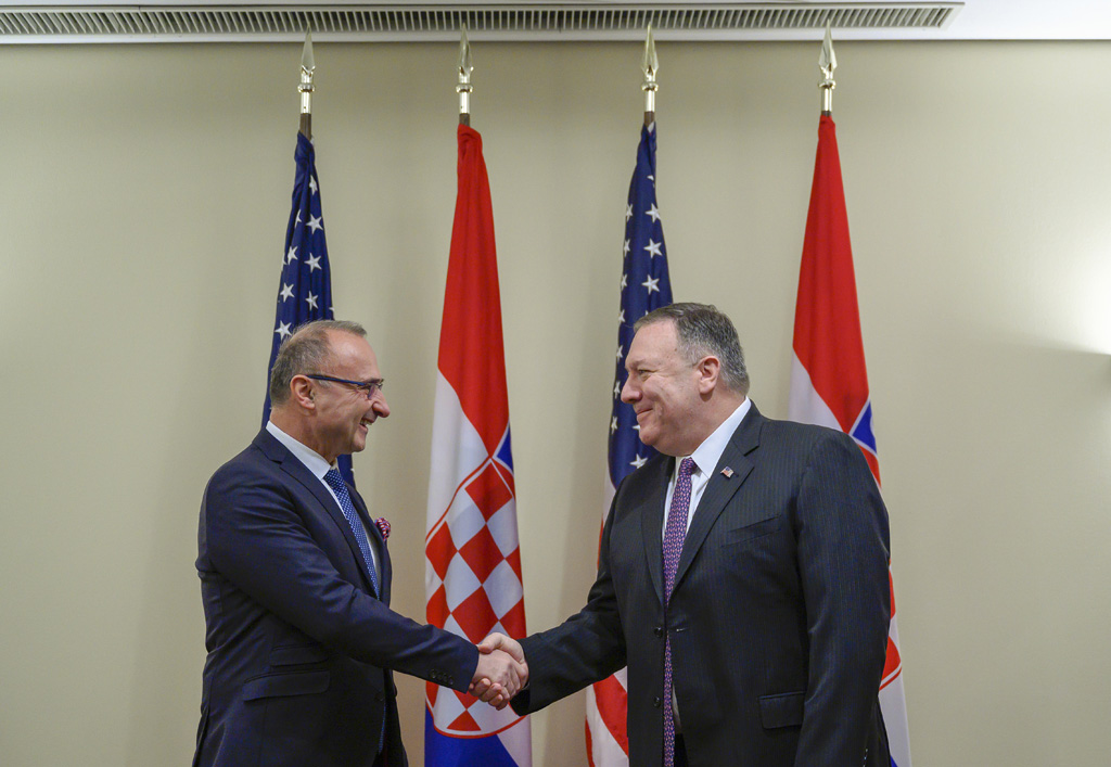 Der kroatische Außenminister Gordan Grlic-Radman und US-Außenminister Mike Pompeo in München (Bild: Andrew Caballero-Reynolds/AFP)