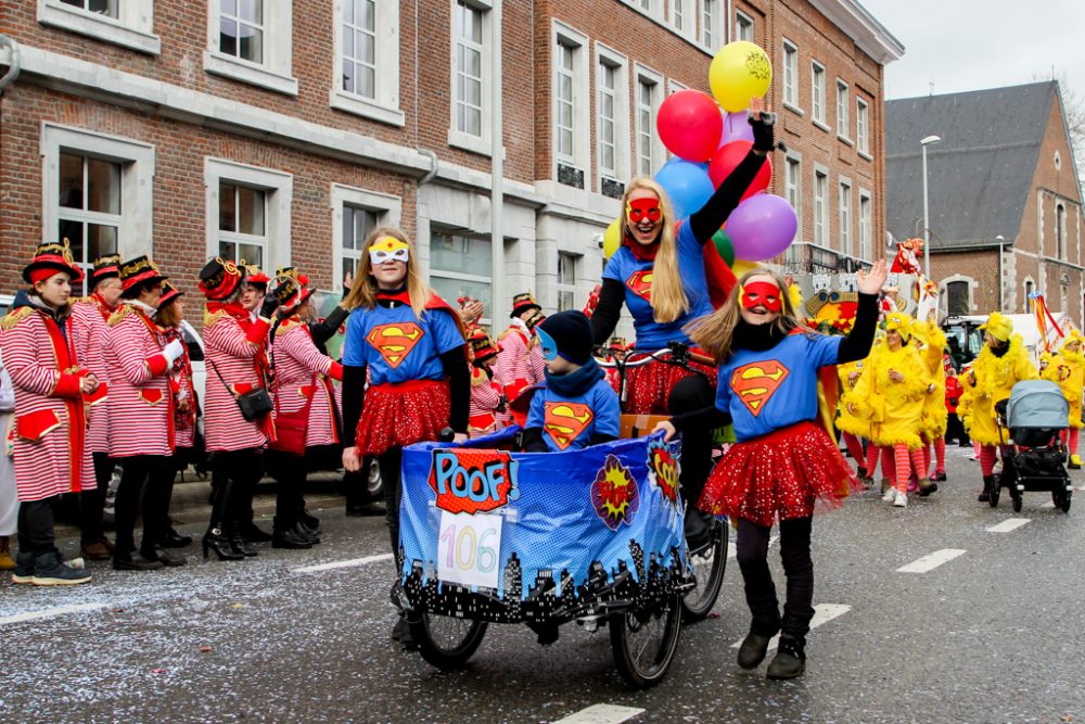 Rosenmontagszug in Eupen (Bild: Julien Claessen/BRF)