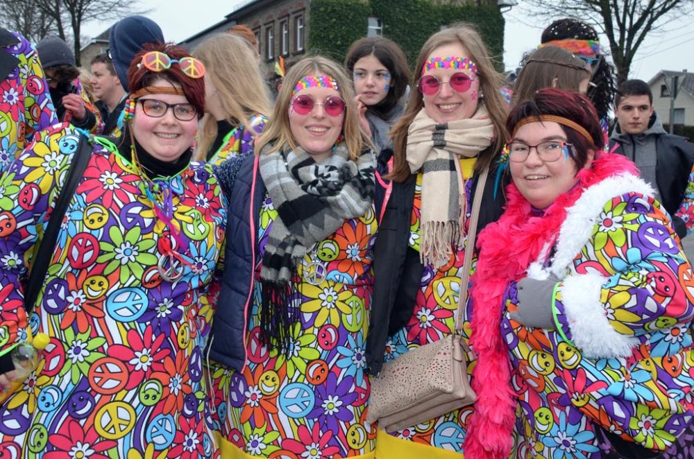 Rosenmontagszug in Bütgenbach (Bild: Lothar Klinges/BRF)