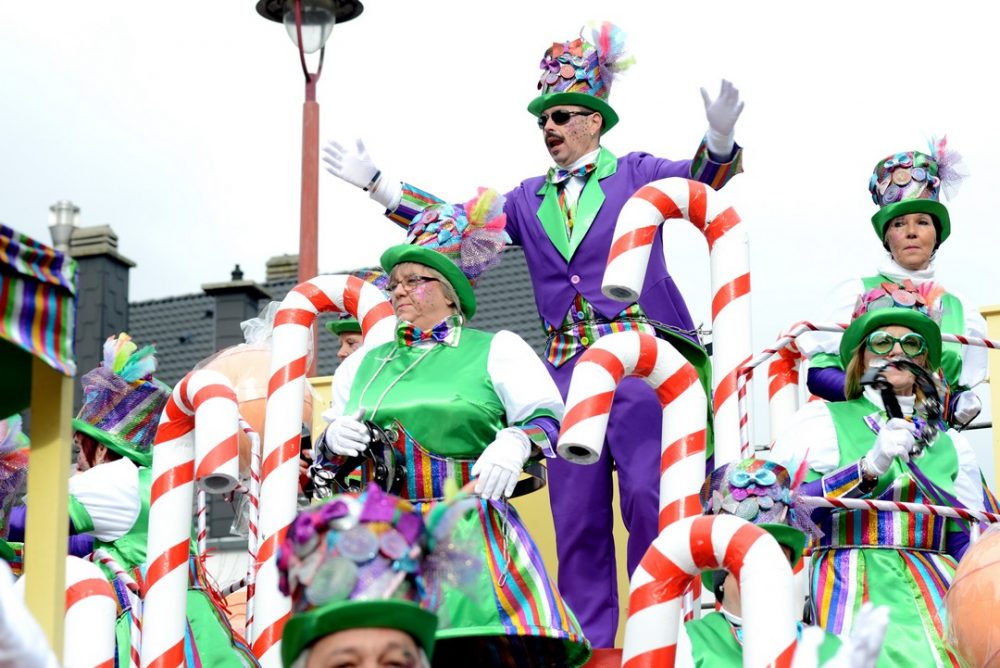 Rosenmontagszug in Kelmis (Bild: Iwan Jungbluth/BRF)