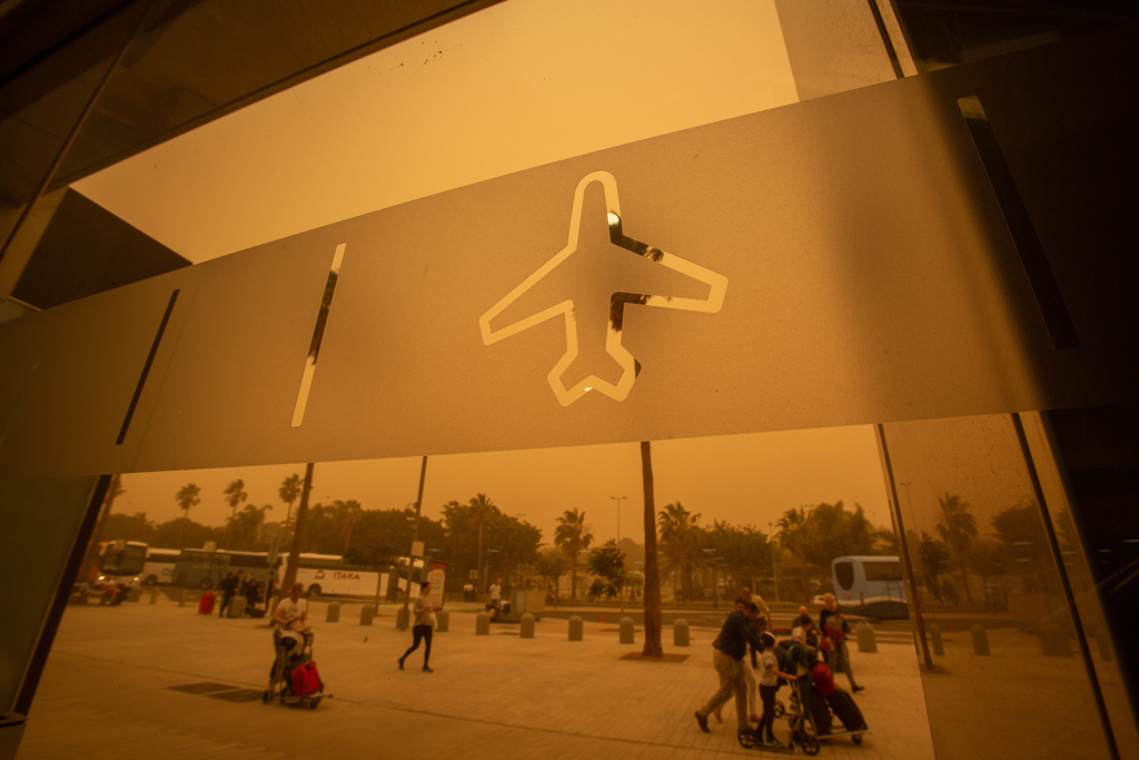 Sandsturm über Teneriffa (Bild: Desiree Martin/AFP)