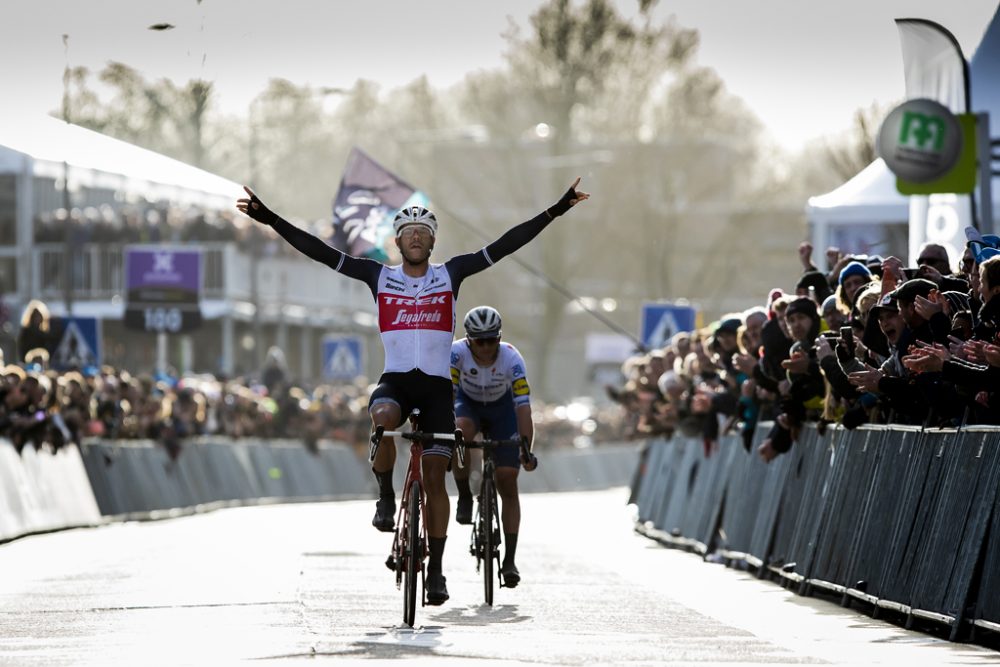 Jasper Stuyven siegt vor Yves Lampaert (Bild: Kristof Van Accom/belga)