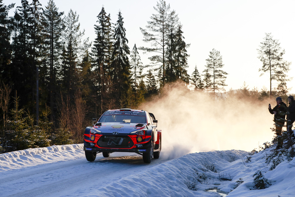 Thierry Neuville/Nicolas Gilsoul bei der Rallye Schweden am Freitag (Bild: Austral/Hyundai Motorsport)