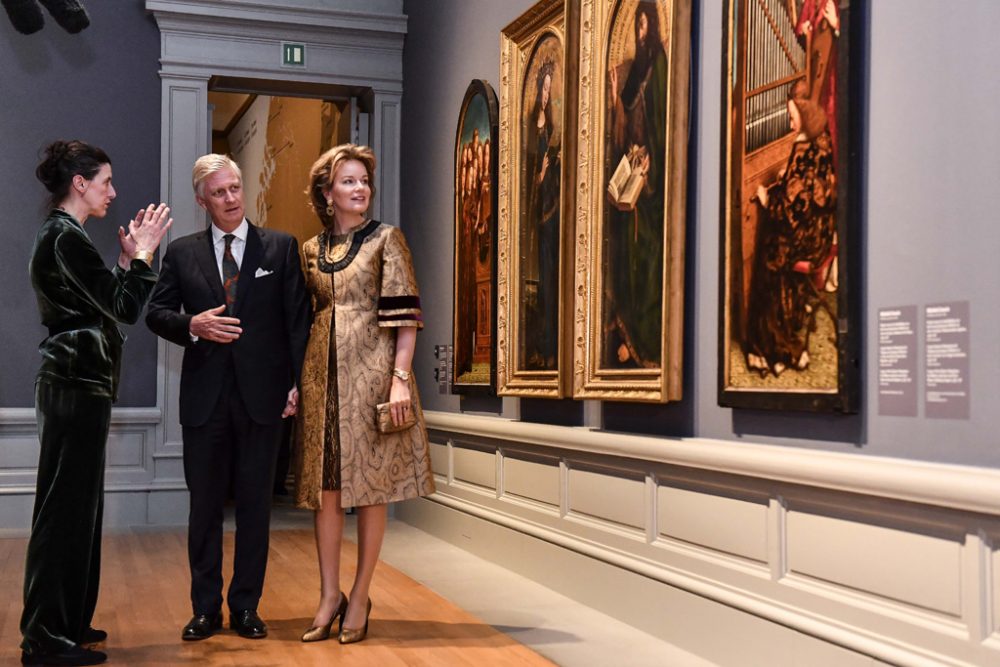 Museumsdirektorin Catherine Verleysen mit König Philippe und Königin Mathilde bei der Eröffnung am 30. Januar (Bild: Dirk Waem/Belga)