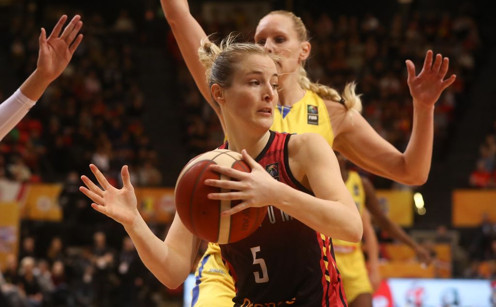 Belgian Cats Kim Mestdagh fights for the ball during a basketball match between Belgium's national team The Belgian Cats and Sweden, at the women's Basketball Olympic qualification tournament Sunday 09 February 2020 in Oostende. BELGA PHOTO VIRGINIE LEFOUR