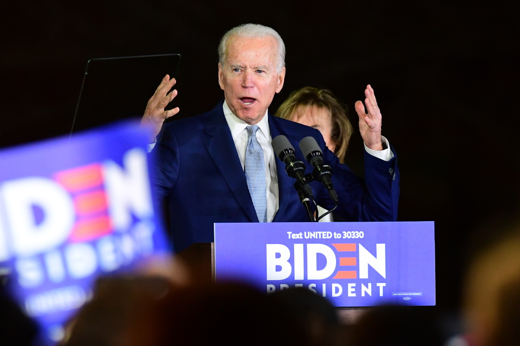 Joe Biden bei einer "Super Tuesday"-Party in Los Angeles (Bild: Frederic J. Brown/AFP)