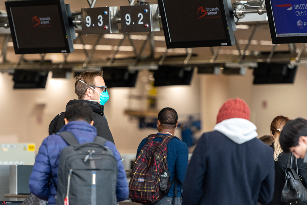 Passagiere am Brussels Airport (Bild: Charlotte Gekiere/Belga)