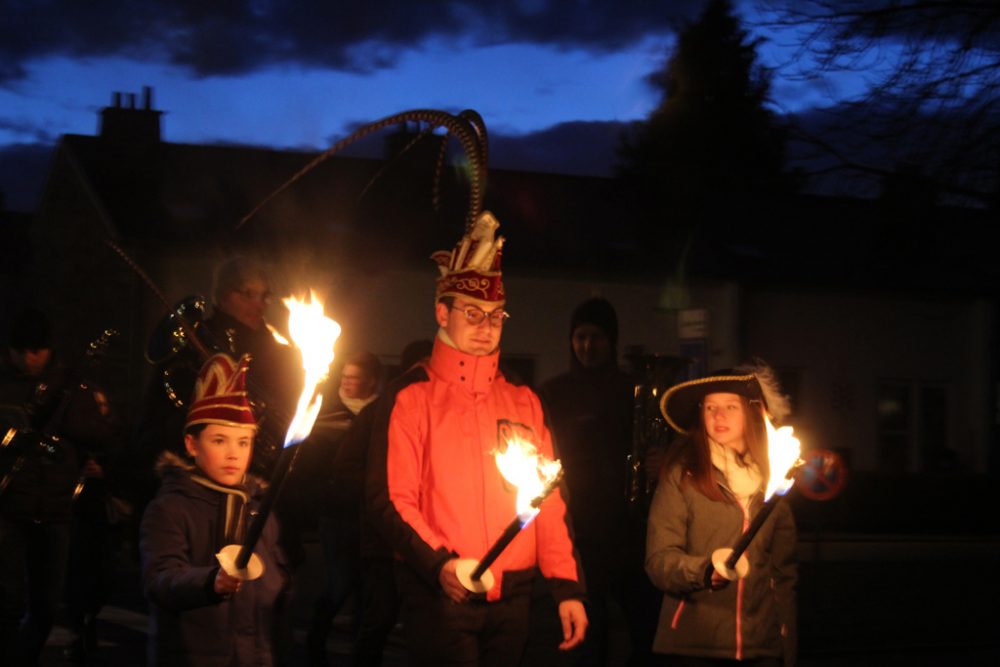 Burgfeuer in St. Vith (Bild: Anja Verbaarschot/BRF)