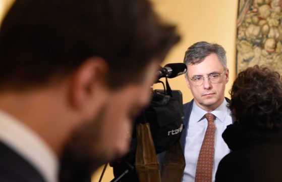 Georges-Louis Bouchez (MR) und Joachim Coens (CD&V) nach einer Pressekonferenz in Brüssel (Bild: Bert Van Den Broecke/Belga)