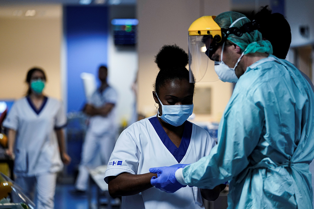 Medizinisches Personal im Erasmus-Krankenhaus in Brüssel (Illustrationsbild: Kenzo Tribouillard/AFP)