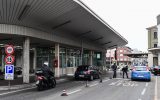 Polizeikontrolle an der Grenze zwischen Italien und der Schweiz in Ponte Chiasso (Bild: Miguel Medina/AFP)