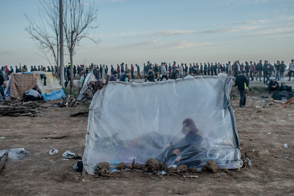 Flüchtlinge an der griechischen Grenze (Bild: Bulent Kilic/AFP)