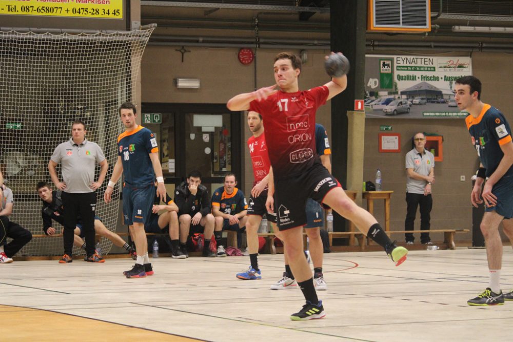 HC Eynatten-Raeren gewinnt das Gipfeltreffen in den Play Downs gegen Sasja mit 25-24 (Bild: Marvin Worms/BRF)