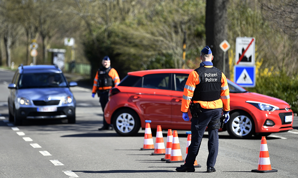 Grenzkontrolle in Kelmis am 24. März (Bild: Eric Lalmand/Belga)