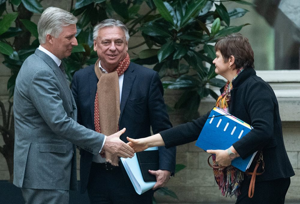 König Philippe, Patrick Dewael und Sabine Laruelle (Bild: Eric Lalmand/Belga)