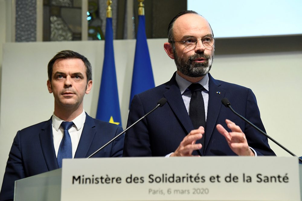 Frankreichs Gesundheitsminister Olivier Veran und Premierminister Edouard Philippe (Bild: Bertrand Guay/AFP)