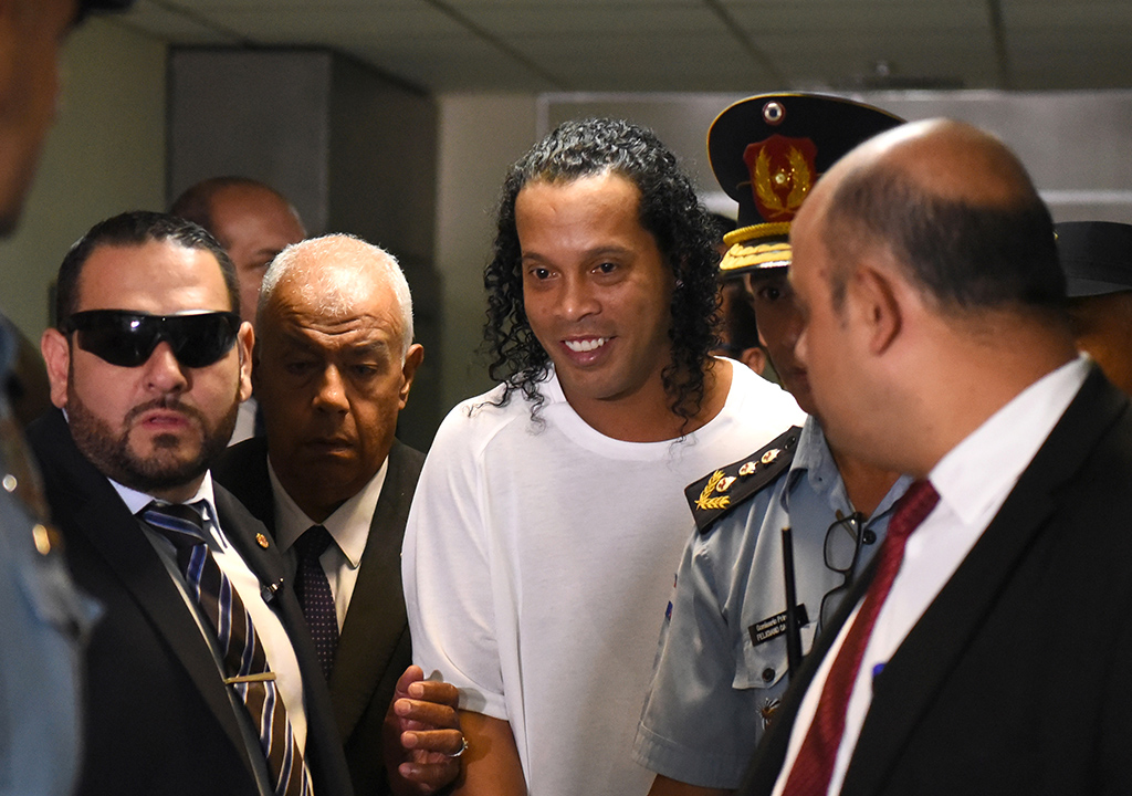 Ronaldinho bei der Ankunft im Gerichtspalast von Asuncion, Paraguay (Bild: Norberto Duarte/AFP)
