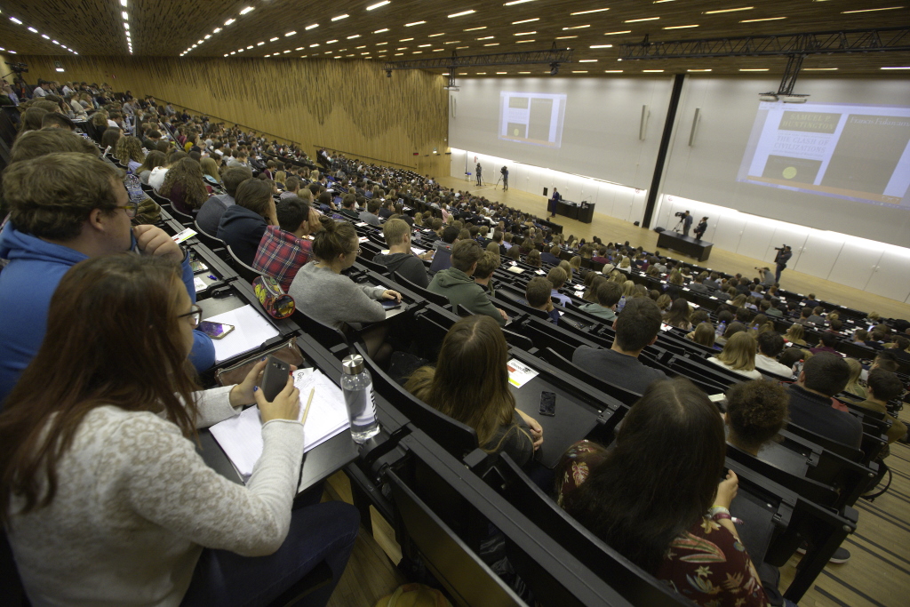Studenten in einem Hörsaal der Universität von Gent (Bild: Nicolas Maeterlinck/Belga)