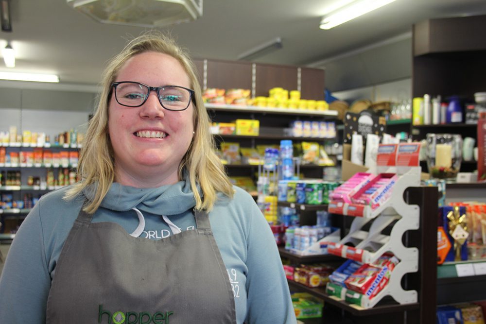 Nadja Robert vom Hopper Shop in Schönberg (Bild: Anja Verbaarschot/BRF)