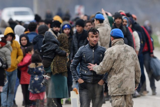 Flüchtlinge an der türkisch-griechischen Grenze (Bild: Ozan Kose/AFP)