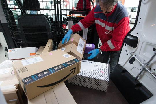 Paketlieferung von Bpost (Archivbild: Nicolas Maeterlinck/Belga)