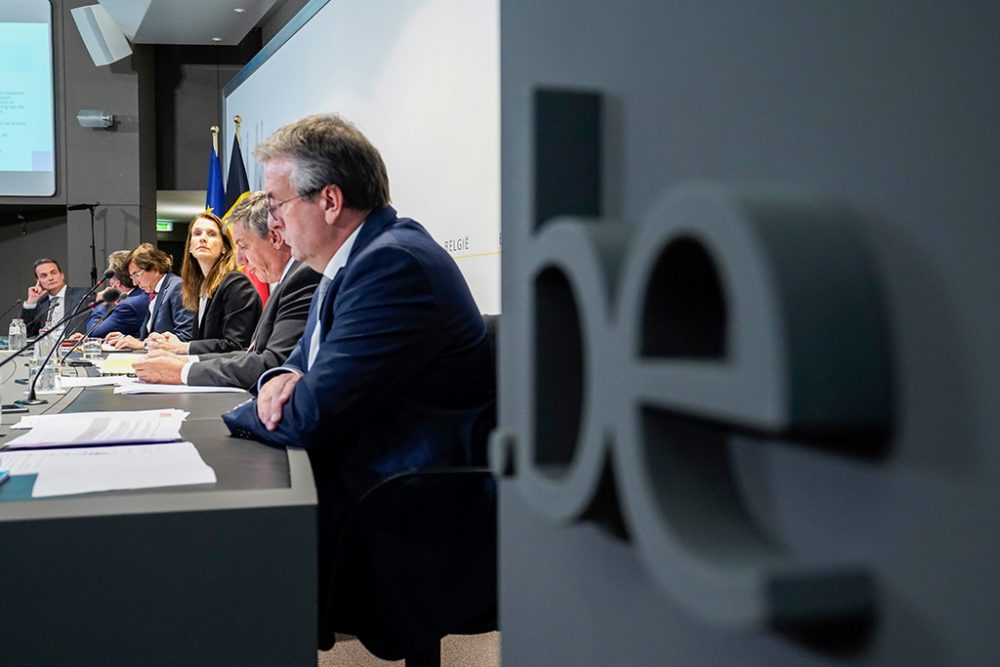 Pressekonferenz des Nationalen Sicherheitsrats am Freitag (Bild: Daina Le Lardic/Belga)