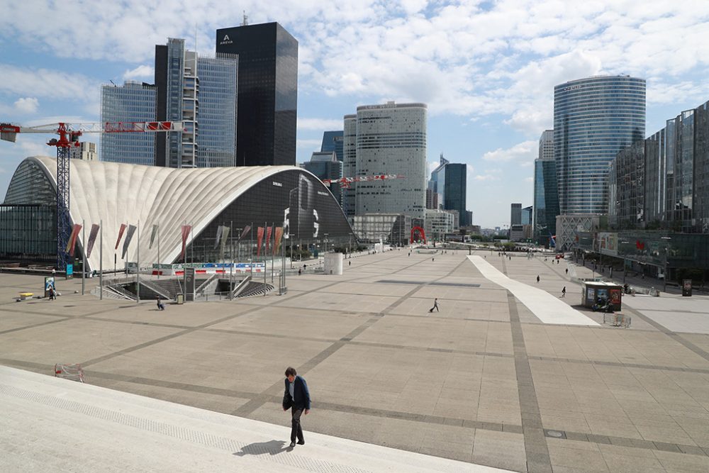 Im Wirtschaftsviertel La Défense in Paris (Bild: Ludovic Marin/AFP)