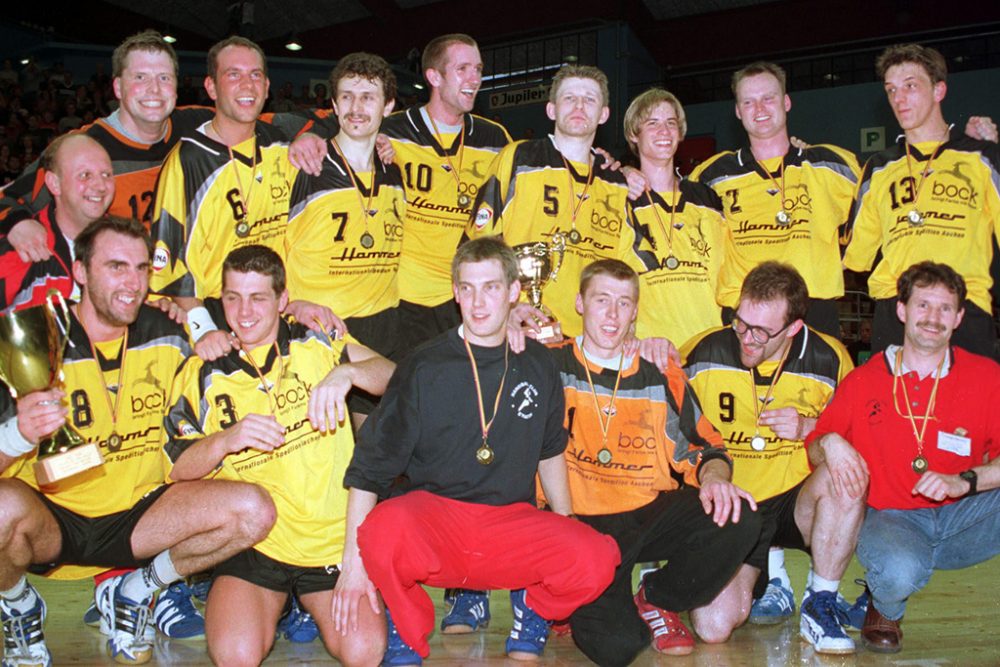 Zum Meistertitel kam 2000 für den HC Eynatten auch noch der Pokalsieg hinzu (Bild: Virginie Lefour/Belga)