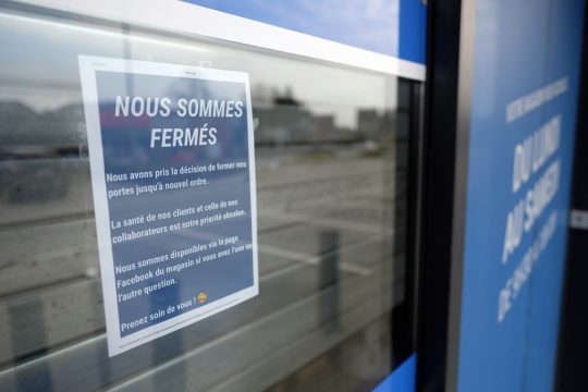 Geschlossenes Geschäft wegen Corona-Schutzmaßnahmen
