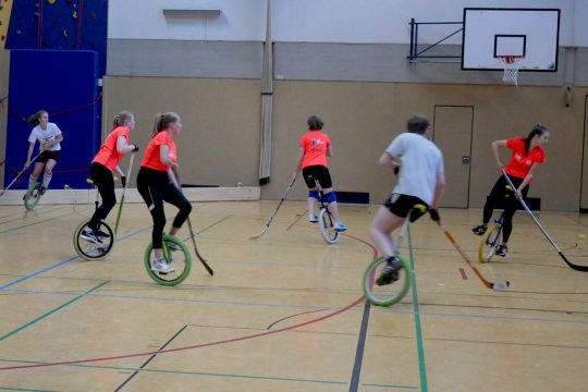 Hockey auf dem Einrad beim AC Zahnrad in Aachen (Bild: privat)