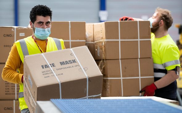 Maskenlieferung am Liège Airport (Bild: Benoit Doppagne/Belga)