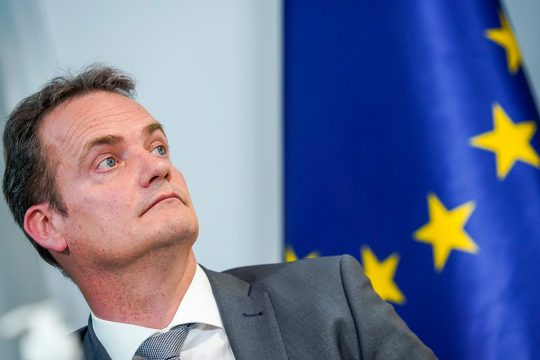 Oliver Paasch bei der Pressekonferenz des Nationalen Sicherheitsrats am Freitag (Bild: Daina Le Lardic/Belga)