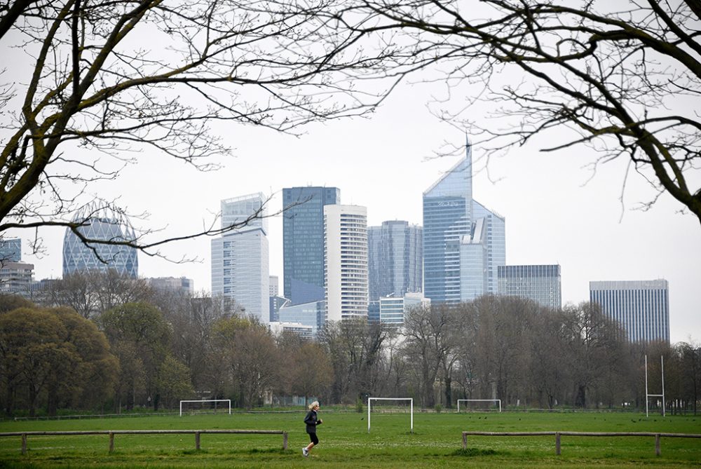 Joggerin in Paris