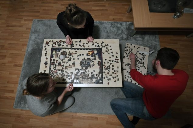 Puzzle (Bild: Ina Fassbender/AFP)