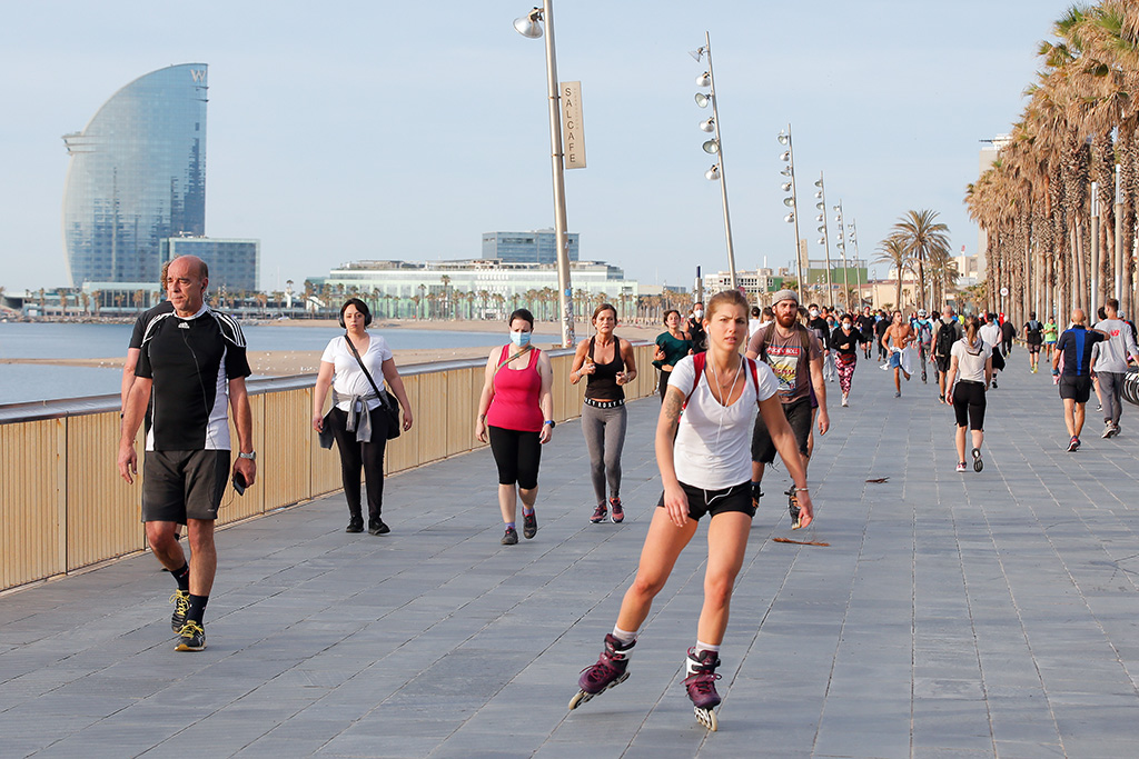 Strandpromenade in Barcelona (Bild: Pau Barrena/AFP)