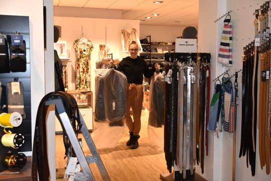 Belis Fashion in St. Vith ist bereit für den Neustart (Bild: Chantal Scheuren/BRF)