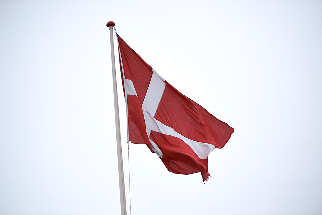 Dänische Flagge in Odense (Archivbild: Robert Wengler/Belga)