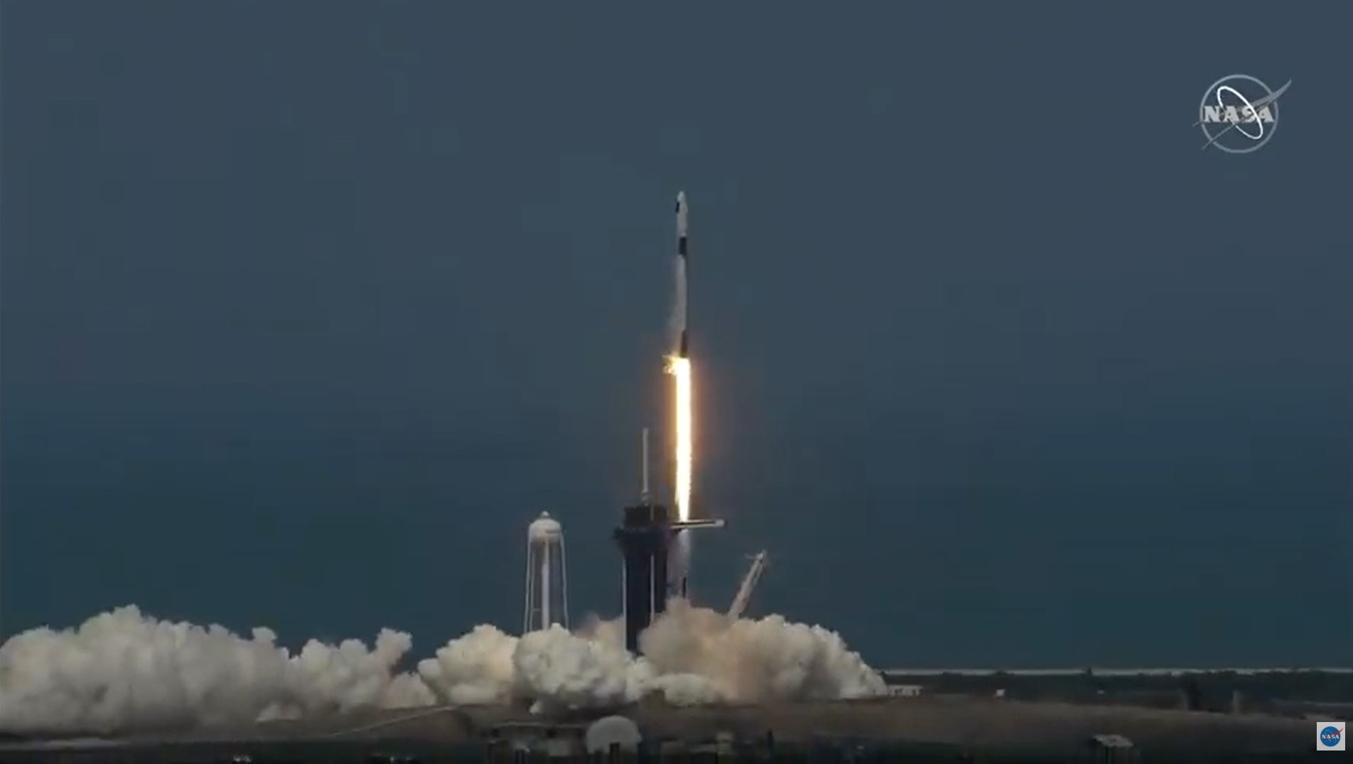 Start der "Falcon 9"-Rakete des privaten Unternehmens SpaceX (Bild: Nasa TV/AFP)