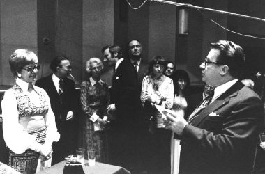 Irene Janetzky und RDK-Präsident Johann Weynand bei der Verabschiedung 1974 (Bild: BRF-Archiv)