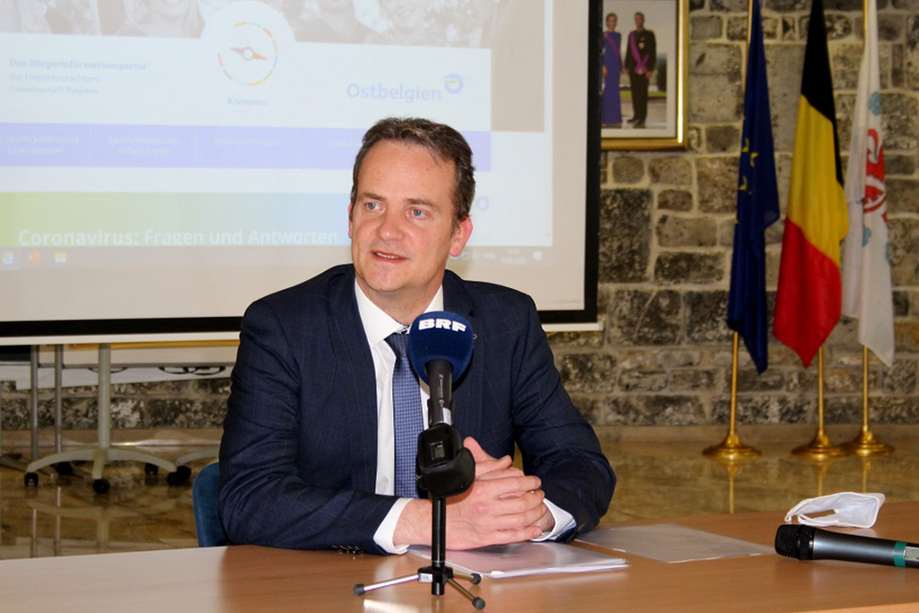 DG-Ministerpräsident Oliver Paasch bei der Pressekonferenz am Mittwoch in Eupen (Bild: Stephan Pesch/BRF)
