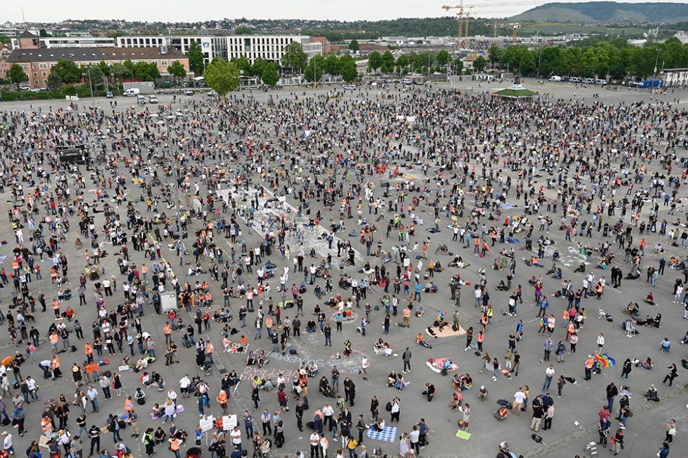 Demonstration gegen die Corona-Maßnahmen in Stuttgart am 10. Mai (Archivbild: Markus Riedle/AFP)