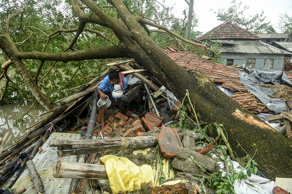 Zyklon in Indien und Bangladesch fordert Todesopfer (Bild: Dibyangshu Sarkar/AFP)