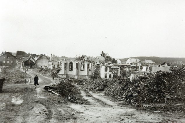 1947: Aufräumarbeiten in St. Vith (Bild: ZVS