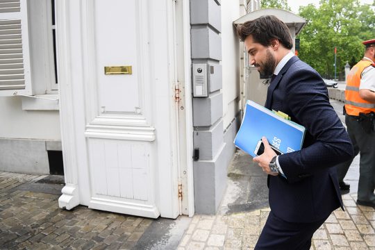 Der MR-Vorsitzende Georges-Louis Bouchez in Brüssel (Bild: Laurie Dieffembacq/Belga)