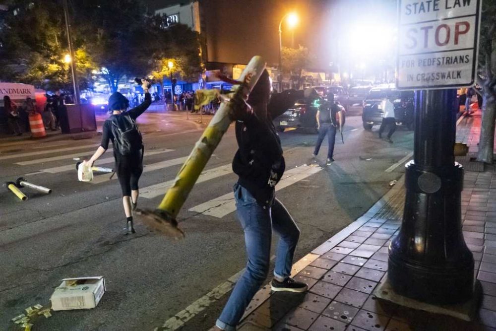 Gewaltsame Proteste in Atlanta nach dem Tod des Afroamerikaners George Floyd (Bild: John Amis/AFP)